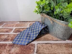 Geoffrey Beene Mens Neck Tie Silver Gray Blue Checker Board Silk Classic Career